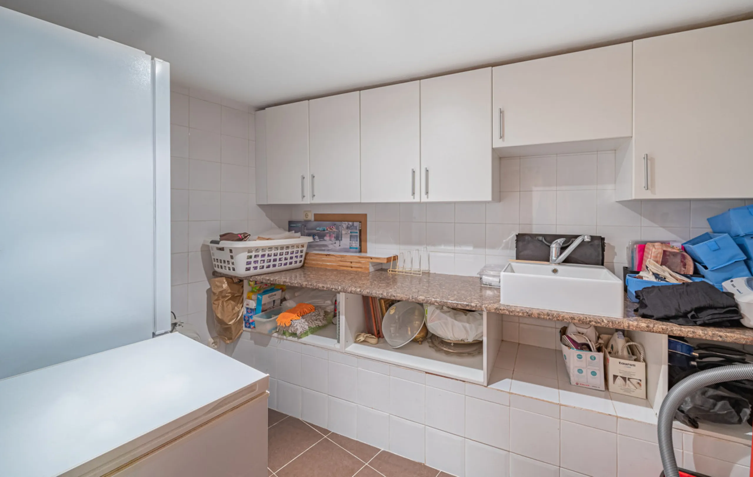 Montepiedra is one of the most sought-after gated communities in Nagueles on the Golden Mile. With Mediterranean village architecture featuring white terraced houses, balconies, terraces and typical tiled roofs.