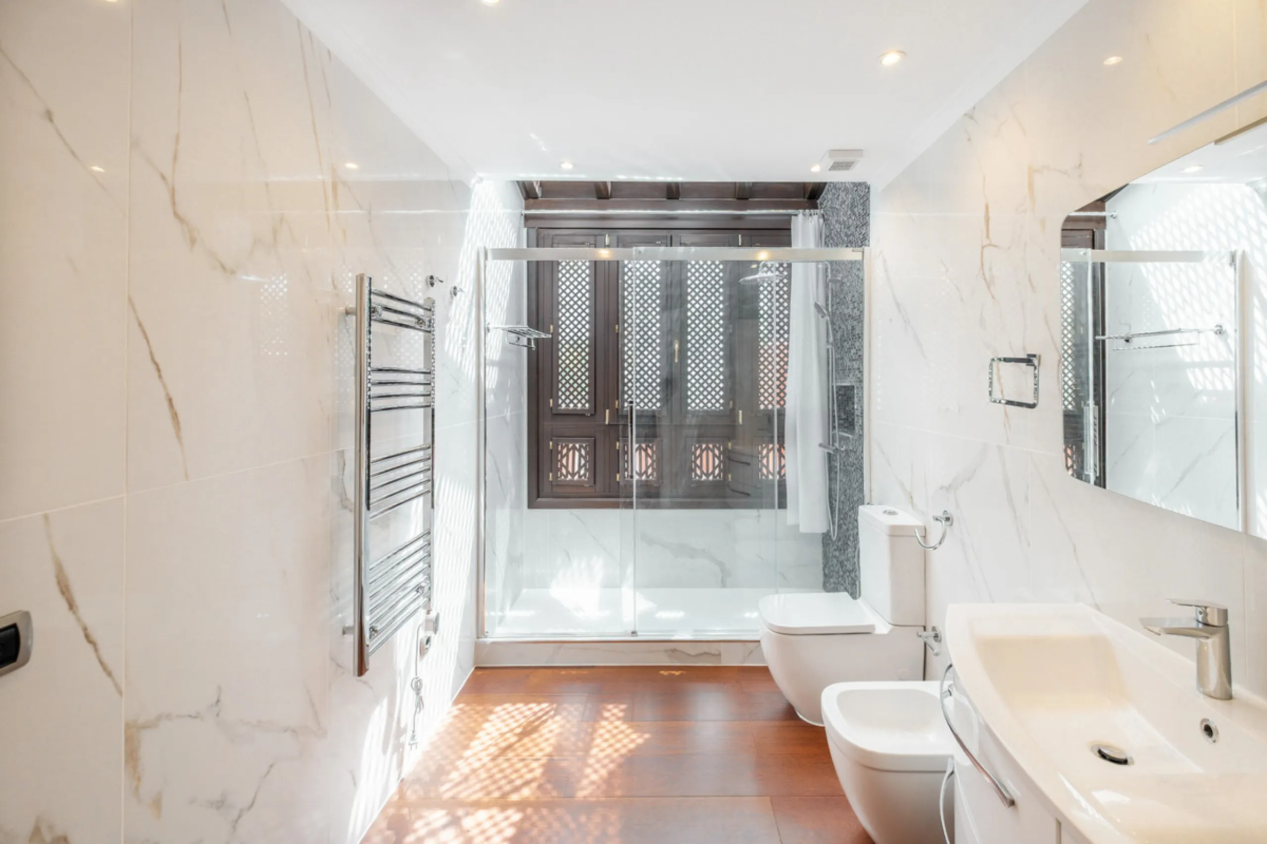 Just a short walk from Puente Romano and the beach, this fully renovated corner-unit villa is located in the exclusive gated community of Monte Marbella Club, with only 17 homes.