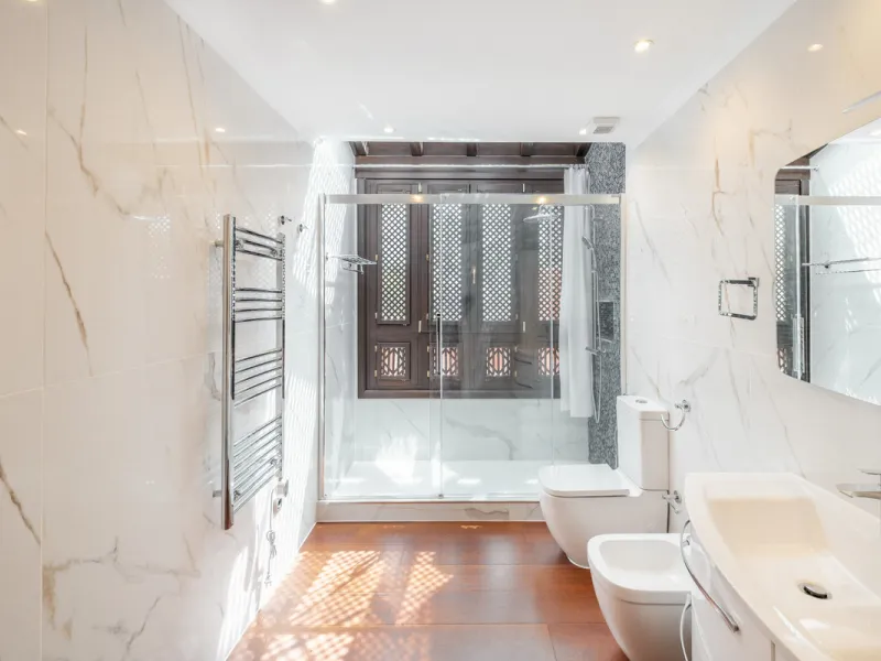 Just a short walk from Puente Romano and the beach, this fully renovated corner-unit villa is located in the exclusive gated community of Monte Marbella Club, with only 17 homes.