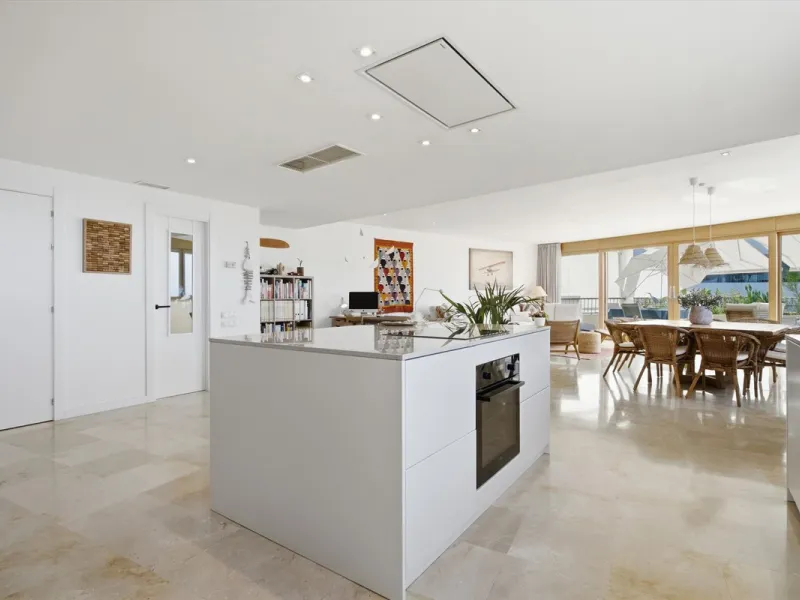 Penthouse with sea and coastal views, Las Lomas de los Monteros, Marbella