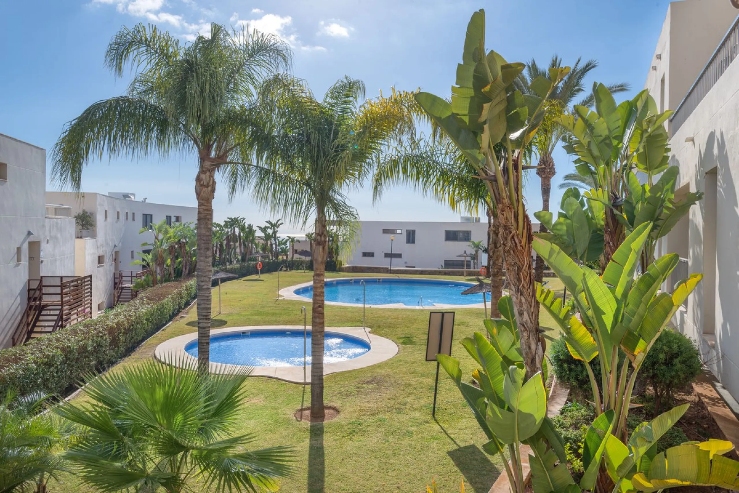 Apartment - Ground Floor Apartment в продаже в Marbella, Málaga. В доме 3 спален и 3 ванных комнат. Площадь дома 157 м²