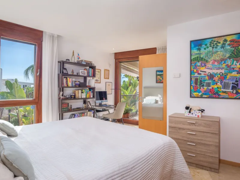Apartment - Ground Floor Apartment в продаже в Marbella, Málaga. В доме 3 спален и 3 ванных комнат. Площадь дома 157 м²