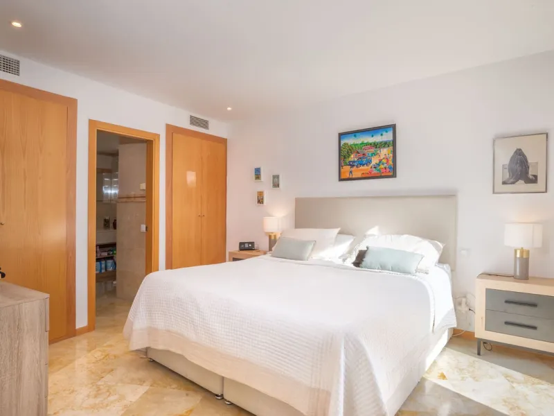 Apartment - Ground Floor Apartment в продаже в Marbella, Málaga. В доме 3 спален и 3 ванных комнат. Площадь дома 157 м²