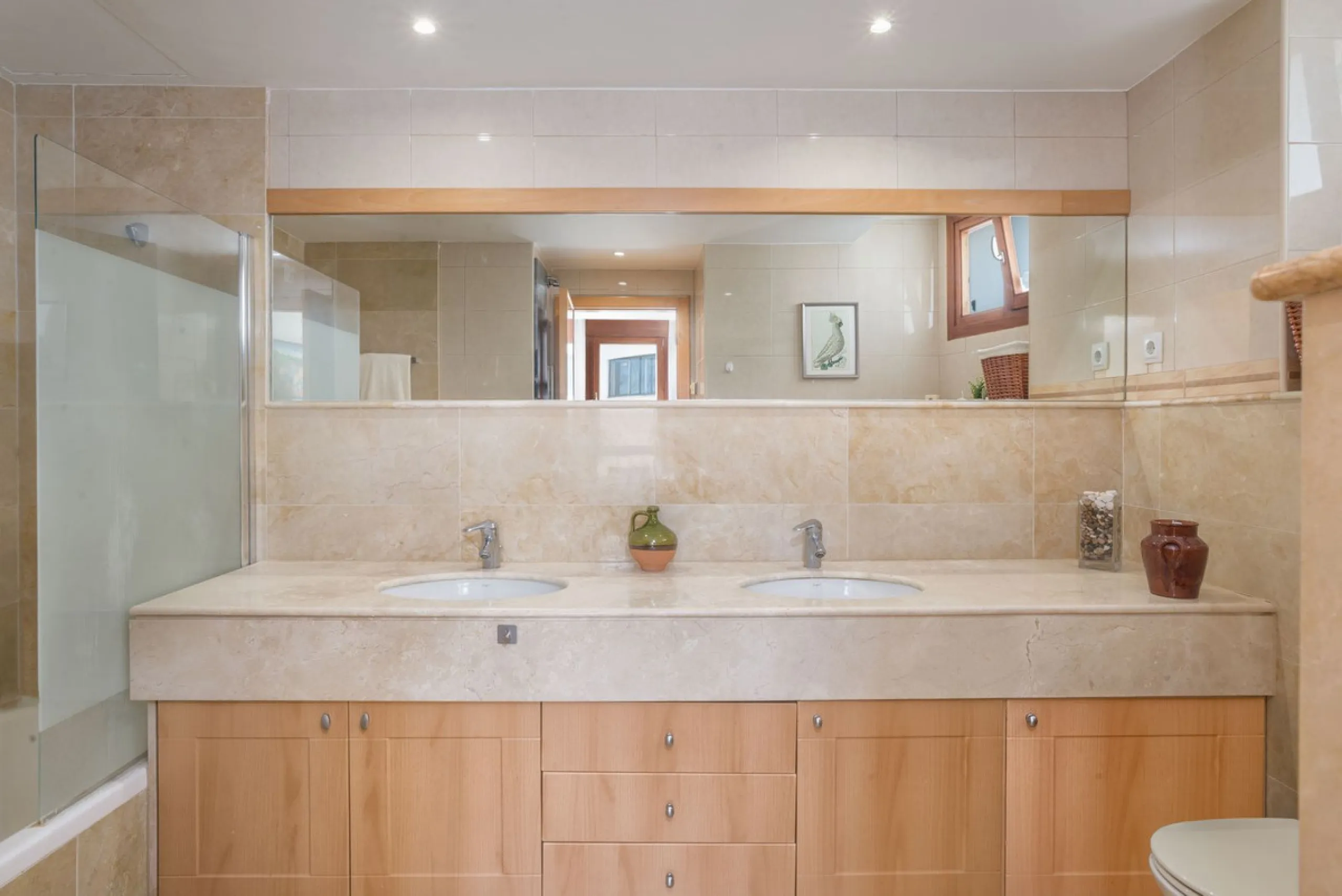 Apartment - Ground Floor Apartment в продаже в Marbella, Málaga. В доме 3 спален и 3 ванных комнат. Площадь дома 157 м²