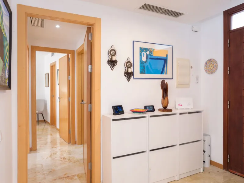 Apartment - Ground Floor Apartment в продаже в Marbella, Málaga. В доме 3 спален и 3 ванных комнат. Площадь дома 157 м²