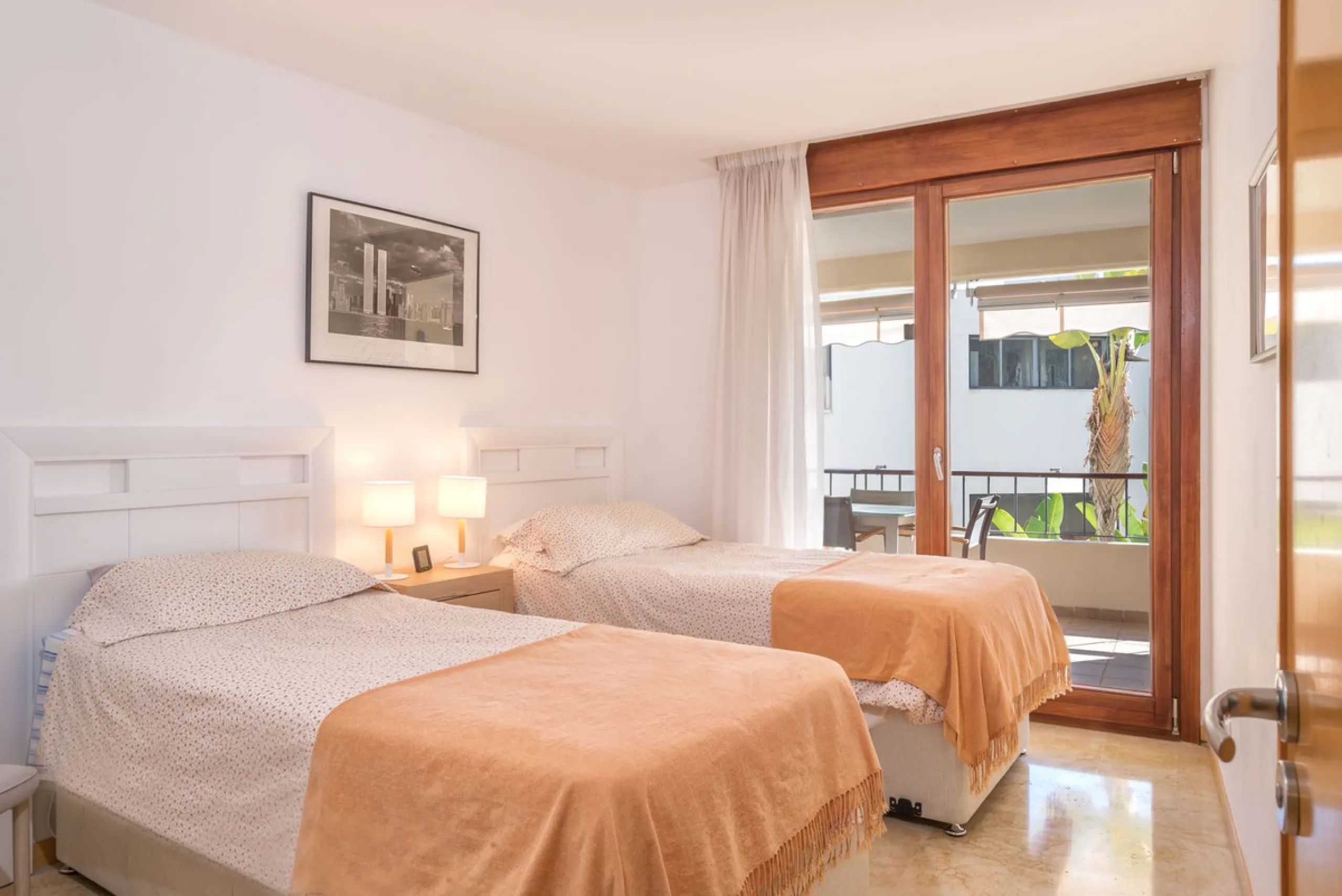 Apartment - Ground Floor Apartment в продаже в Marbella, Málaga. В доме 3 спален и 3 ванных комнат. Площадь дома 157 м²
