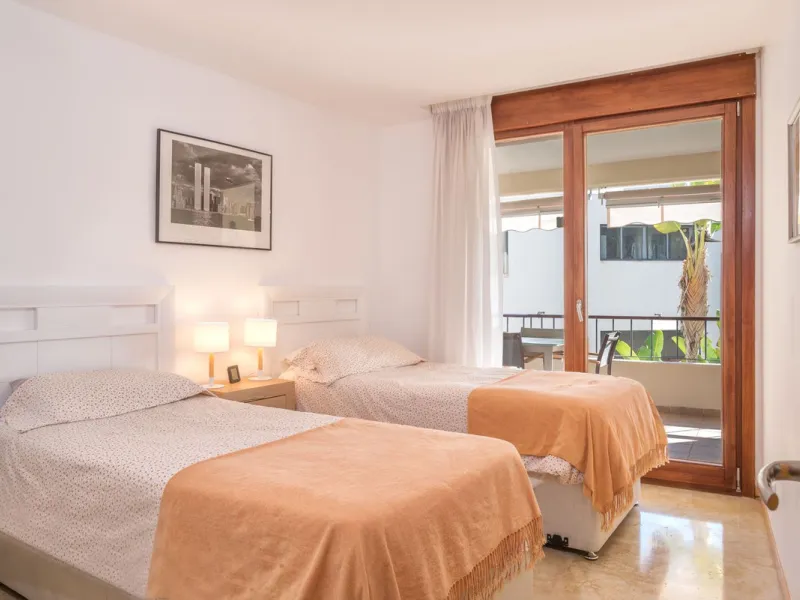 Apartment - Ground Floor Apartment в продаже в Marbella, Málaga. В доме 3 спален и 3 ванных комнат. Площадь дома 157 м²
