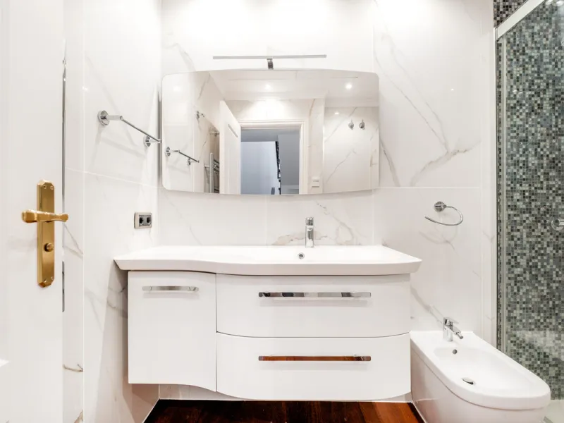Just a short walk from Puente Romano and the beach, this fully renovated corner-unit villa is located in the exclusive gated community of Monte Marbella Club, with only 17 homes.