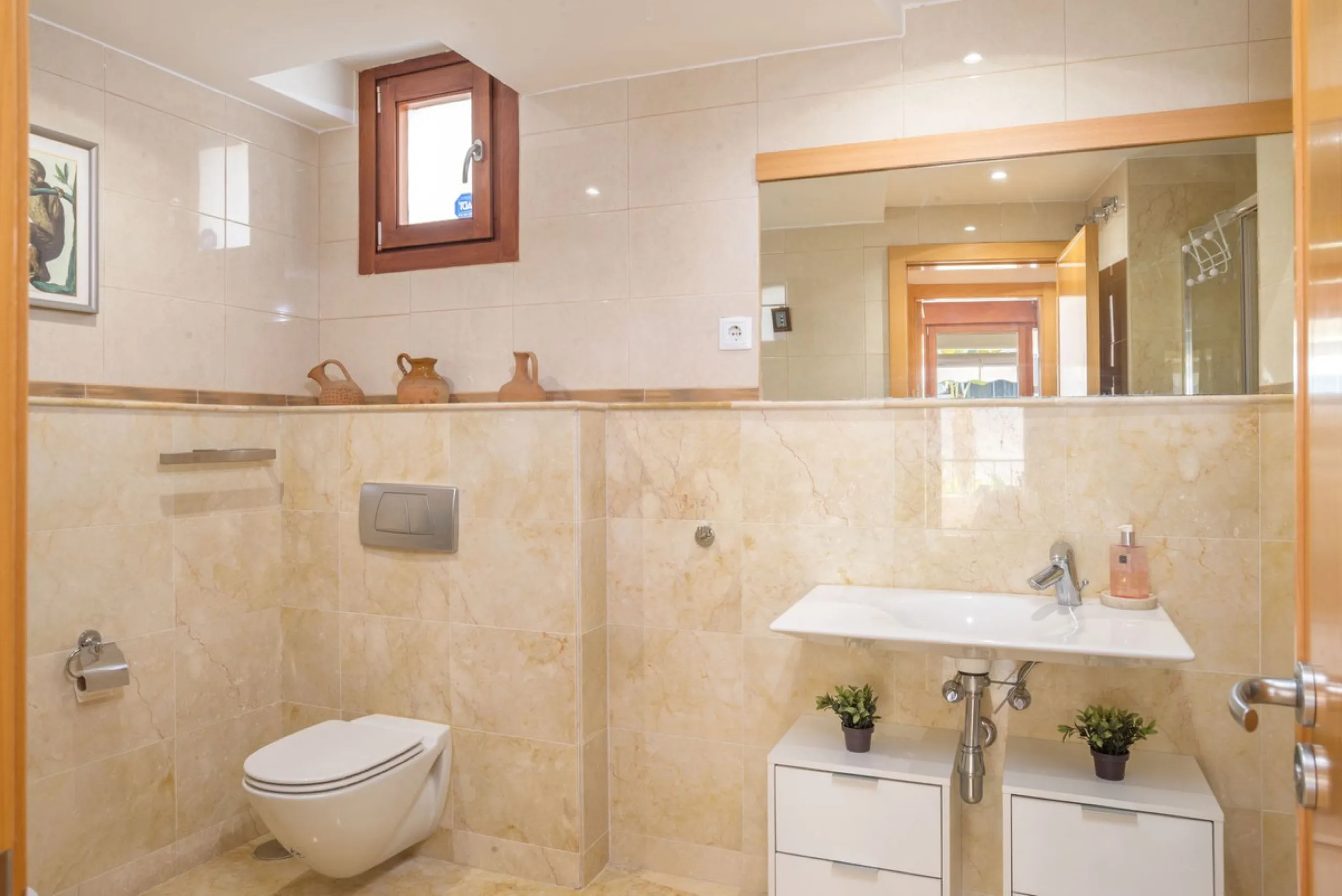 Apartment - Ground Floor Apartment в продаже в Marbella, Málaga. В доме 3 спален и 3 ванных комнат. Площадь дома 157 м²