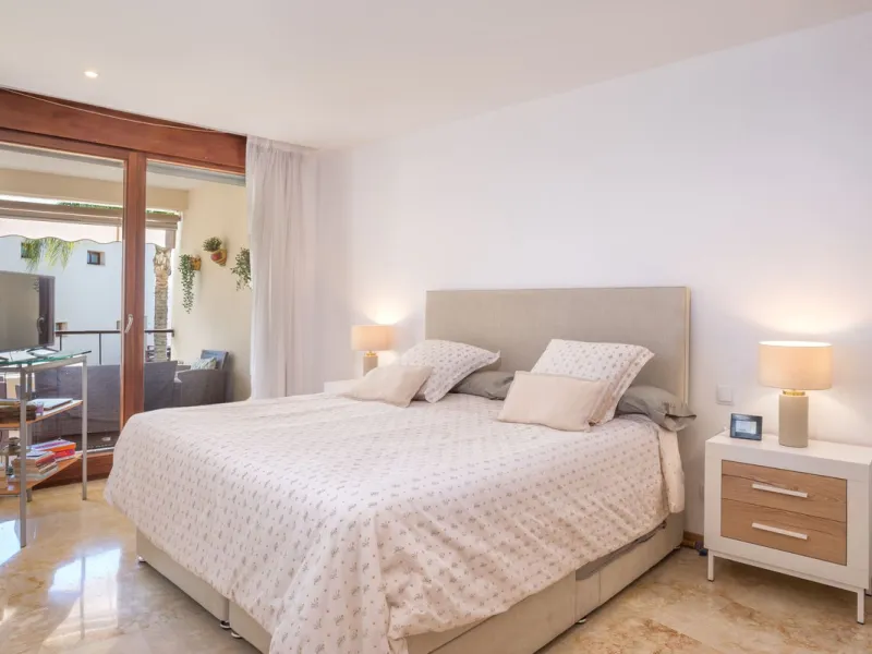 Apartment - Ground Floor Apartment в продаже в Marbella, Málaga. В доме 3 спален и 3 ванных комнат. Площадь дома 157 м²