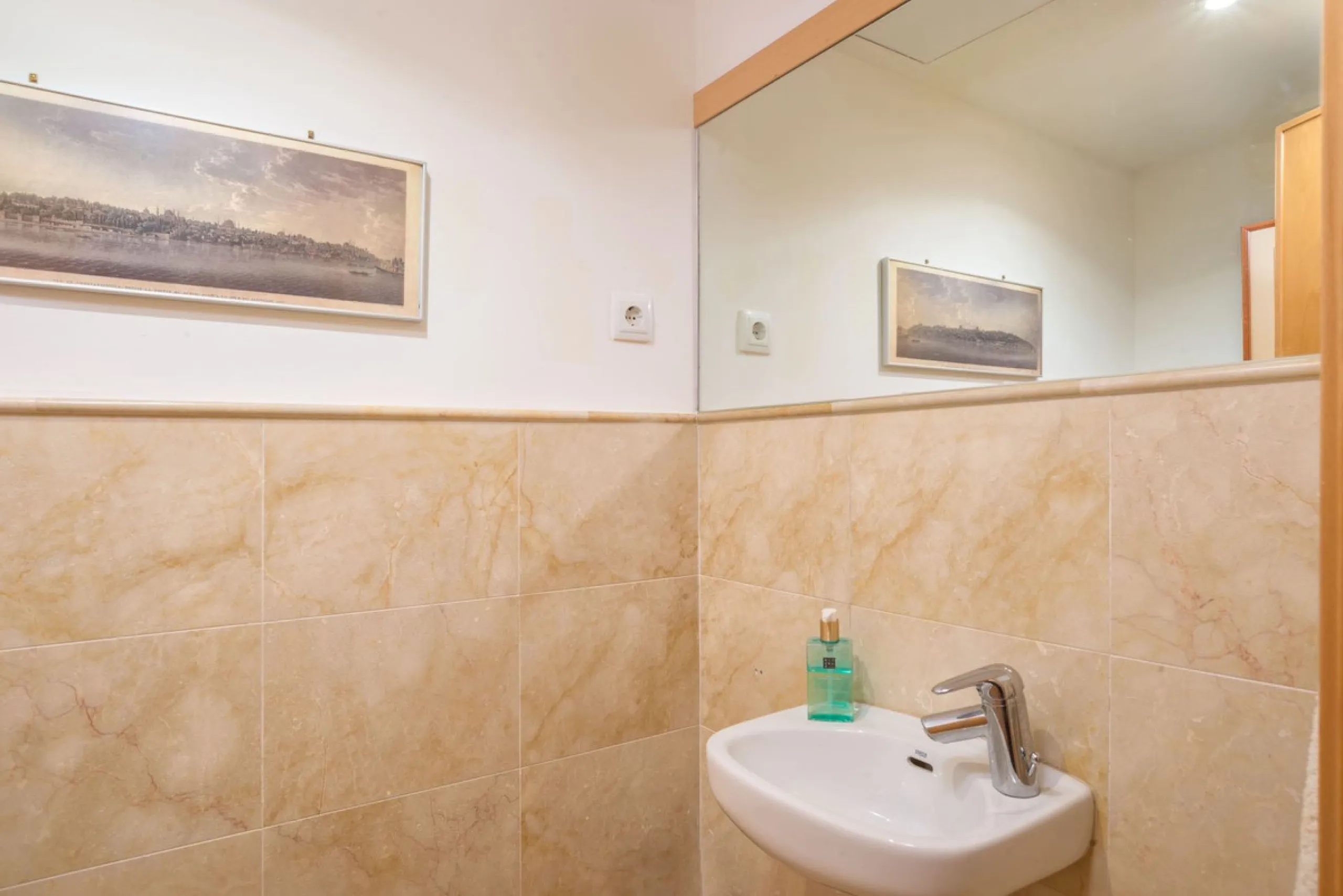 Apartment - Ground Floor Apartment в продаже в Marbella, Málaga. В доме 3 спален и 3 ванных комнат. Площадь дома 157 м²