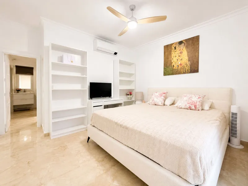 Fully renovated Golden Mile apartment with sea views.