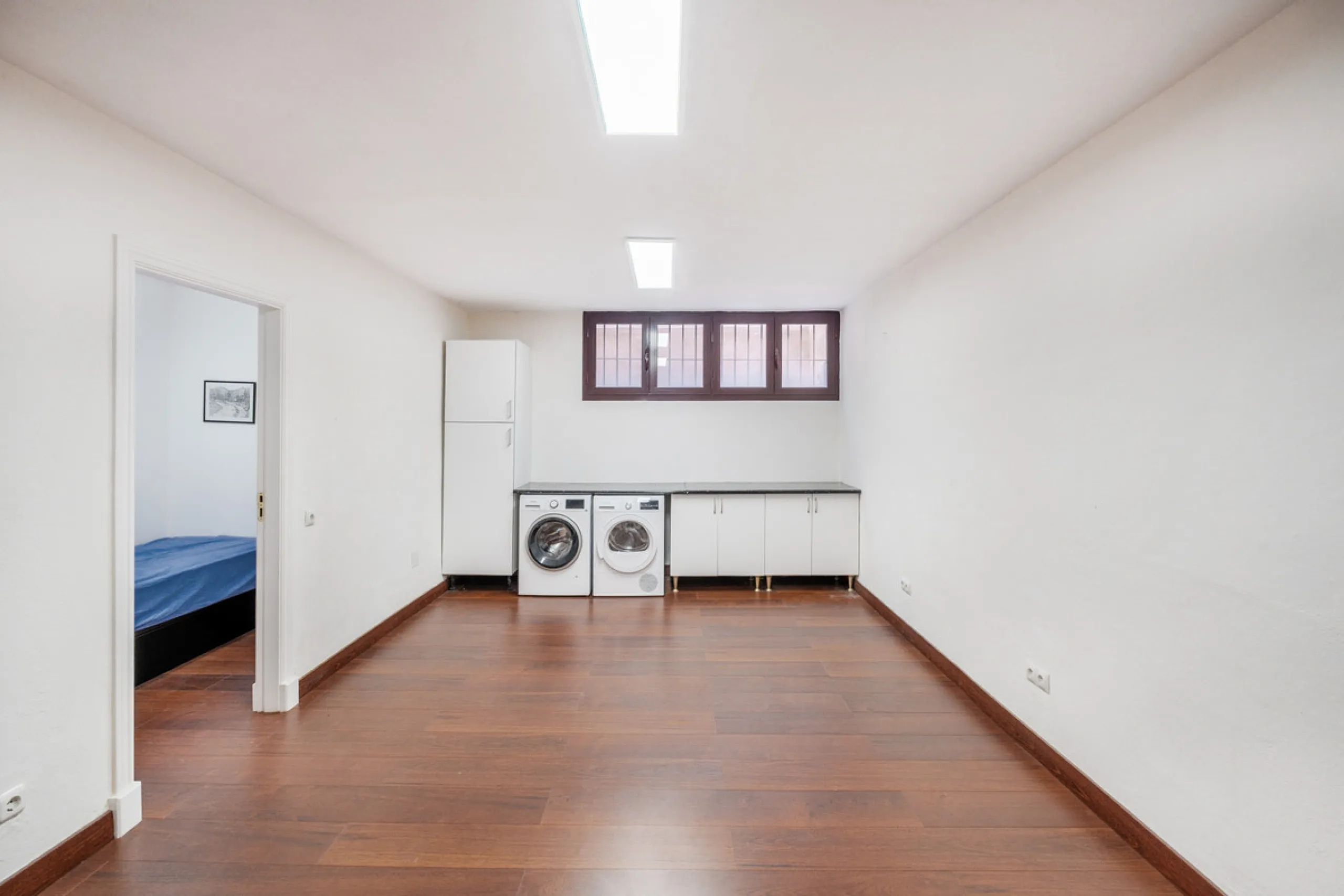 Just a short walk from Puente Romano and the beach, this fully renovated corner-unit villa is located in the exclusive gated community of Monte Marbella Club, with only 17 homes.