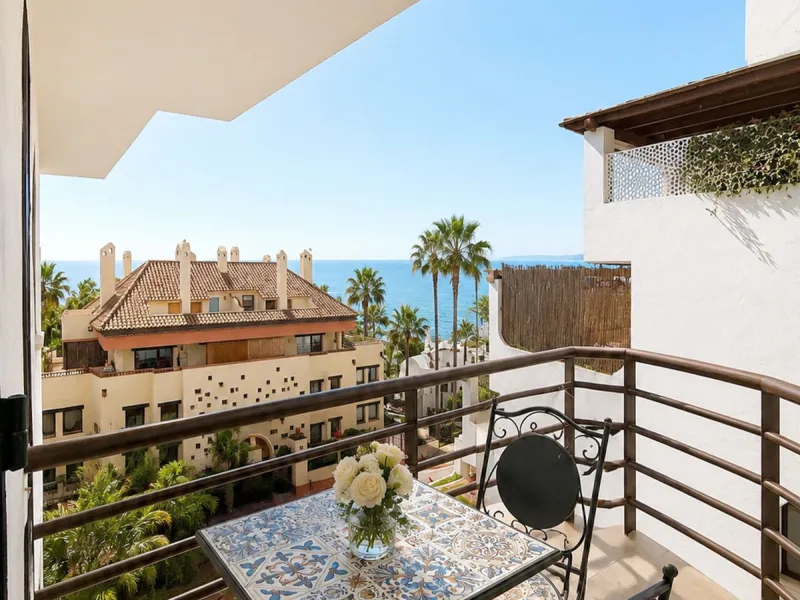 Fully renovated Golden Mile apartment with sea views.