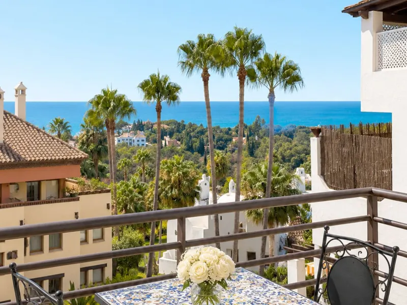 Fully renovated Golden Mile apartment with sea views.