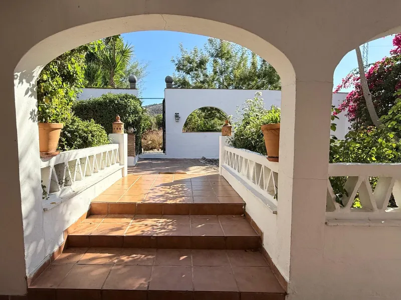 House - Finca - Cortijo в продаже в Coín, Málaga. В доме 5 спален и 4 ванных комнат. Площадь дома 280 м². Площадь участка 8100 м²