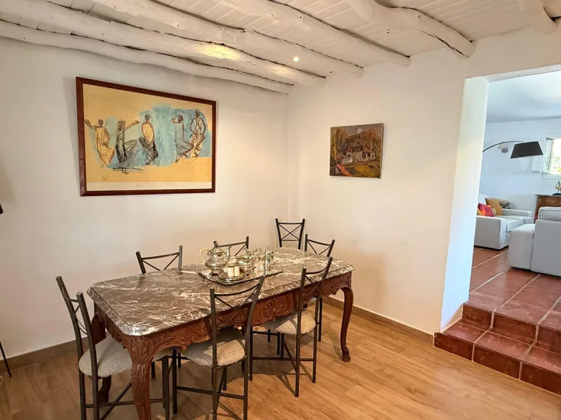 House - Finca - Cortijo в продаже в Coín, Málaga. В доме 5 спален и 4 ванных комнат. Площадь дома 280 м². Площадь участка 8100 м²