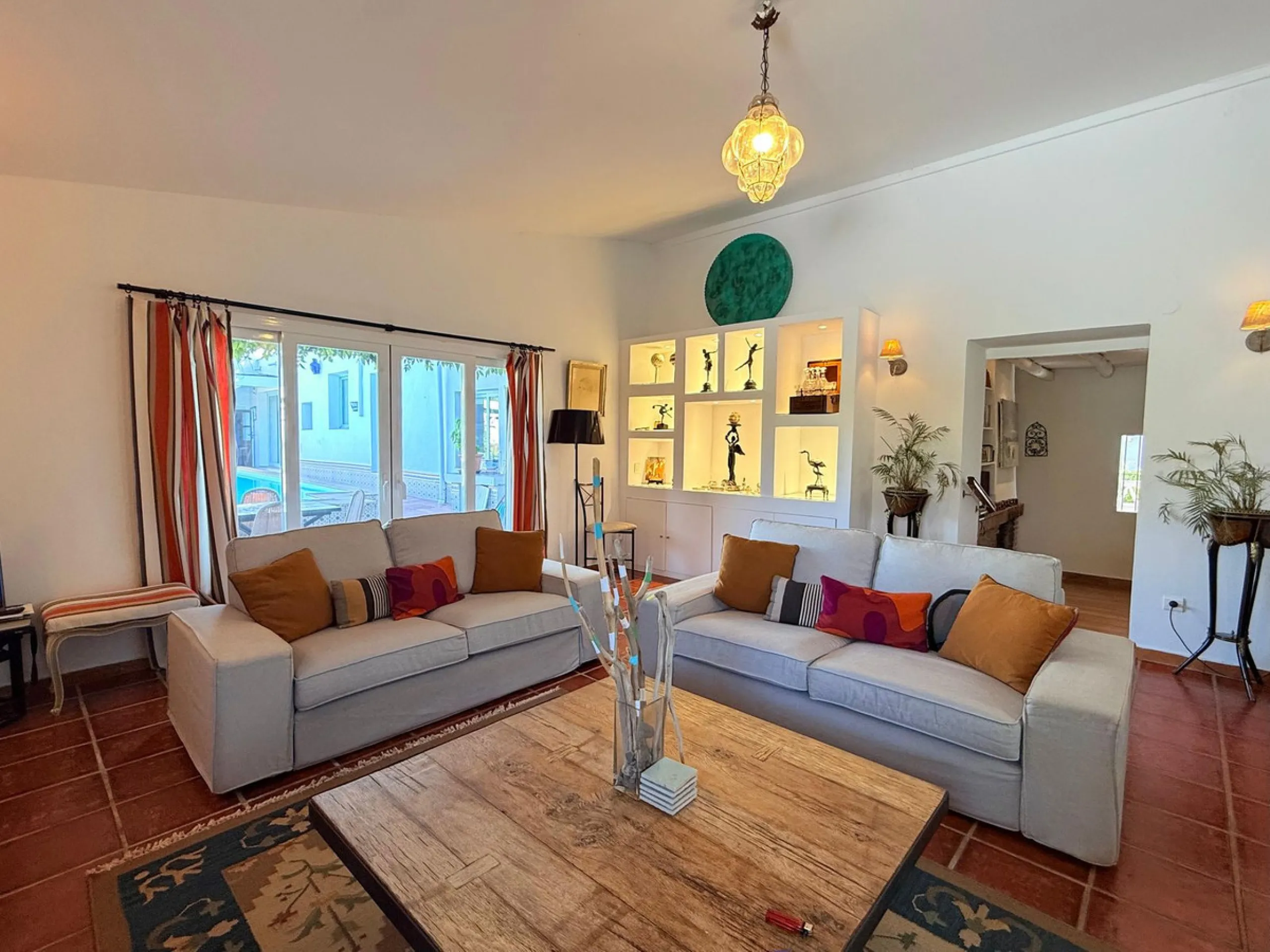 House - Finca - Cortijo в продаже в Coín, Málaga. В доме 5 спален и 4 ванных комнат. Площадь дома 280 м². Площадь участка 8100 м²