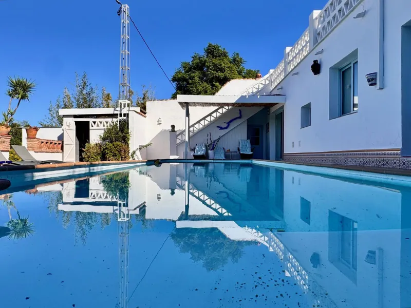 House - Finca - Cortijo в продаже в Coín, Málaga. В доме 5 спален и 4 ванных комнат. Площадь дома 280 м². Площадь участка 8100 м²