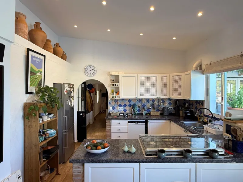 House - Finca - Cortijo в продаже в Coín, Málaga. В доме 5 спален и 4 ванных комнат. Площадь дома 280 м². Площадь участка 8100 м²