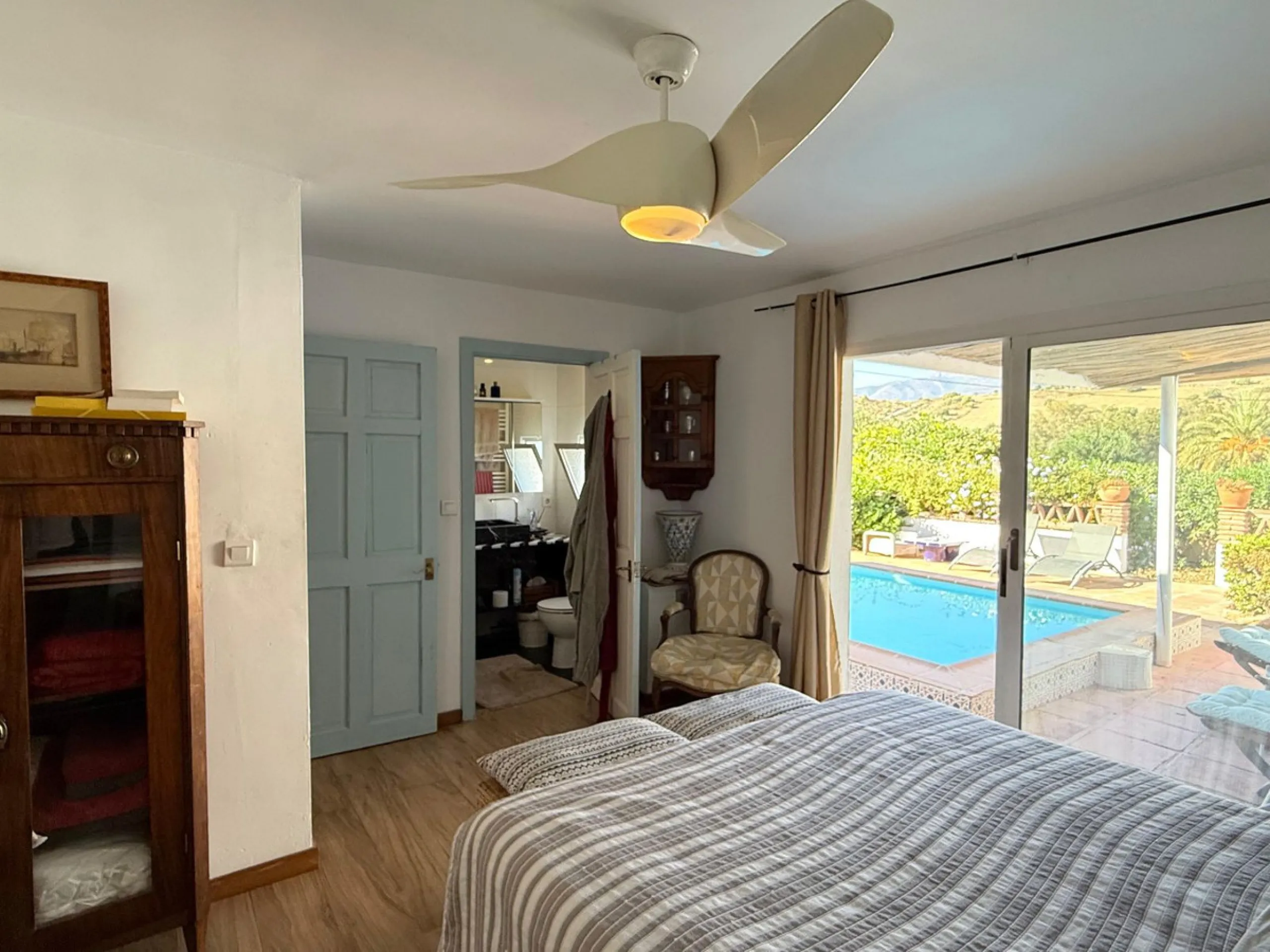 House - Finca - Cortijo в продаже в Coín, Málaga. В доме 5 спален и 4 ванных комнат. Площадь дома 280 м². Площадь участка 8100 м²