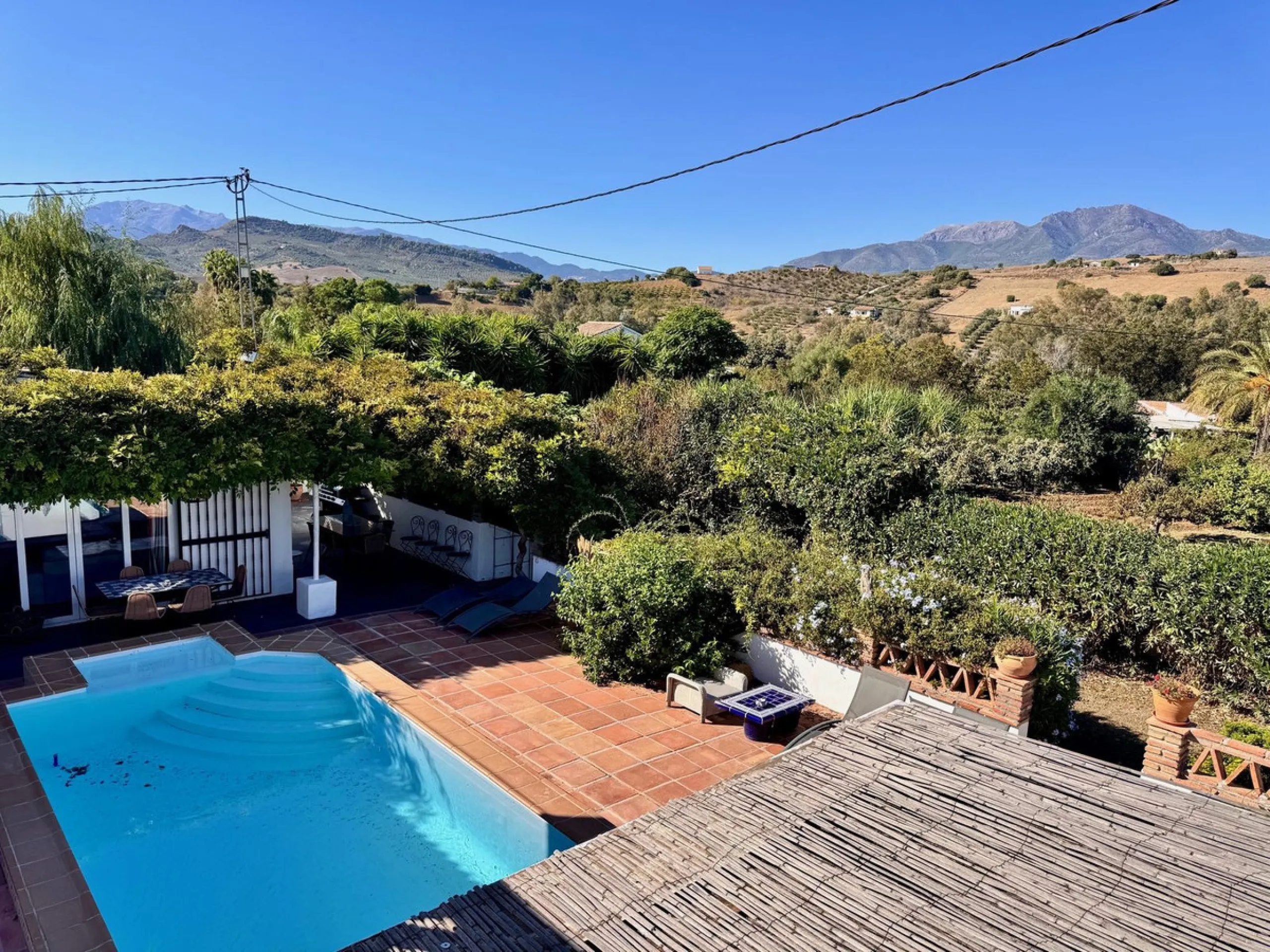 House - Finca - Cortijo в продаже в Coín, Málaga. В доме 5 спален и 4 ванных комнат. Площадь дома 280 м². Площадь участка 8100 м²