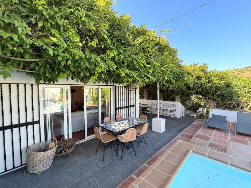 House - Finca - Cortijo в продаже в Coín, Málaga. В доме 5 спален и 4 ванных комнат. Площадь дома 280 м². Площадь участка 8100 м²