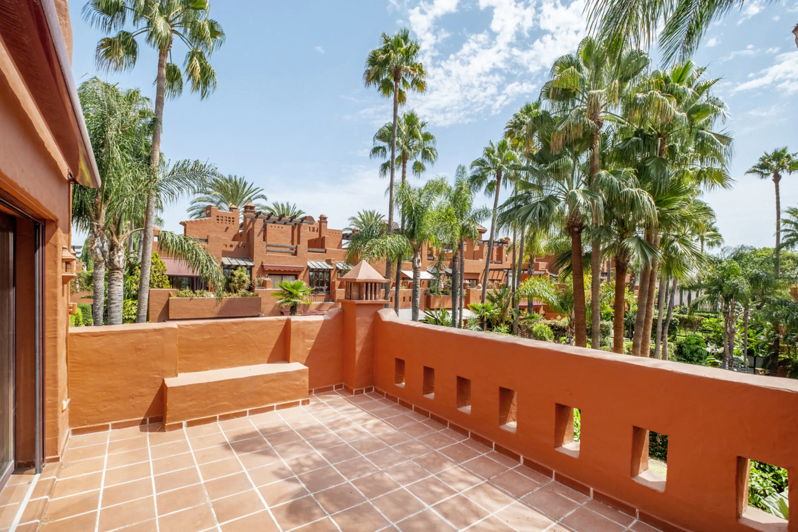 Just a short walk from Puente Romano and the beach, this fully renovated corner-unit villa is located in the exclusive gated community of Monte Marbella Club, with only 17 homes.