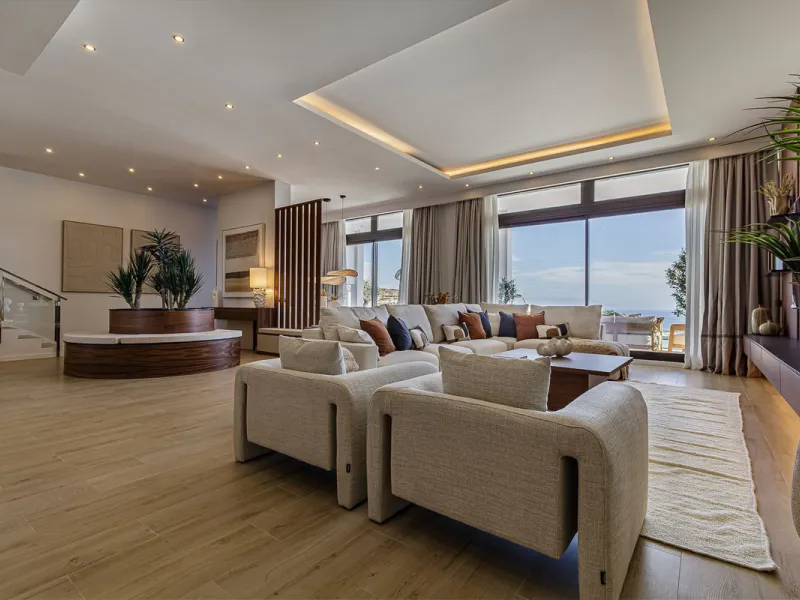 Some homes are beautiful… others make you fall in love the moment you see the view.