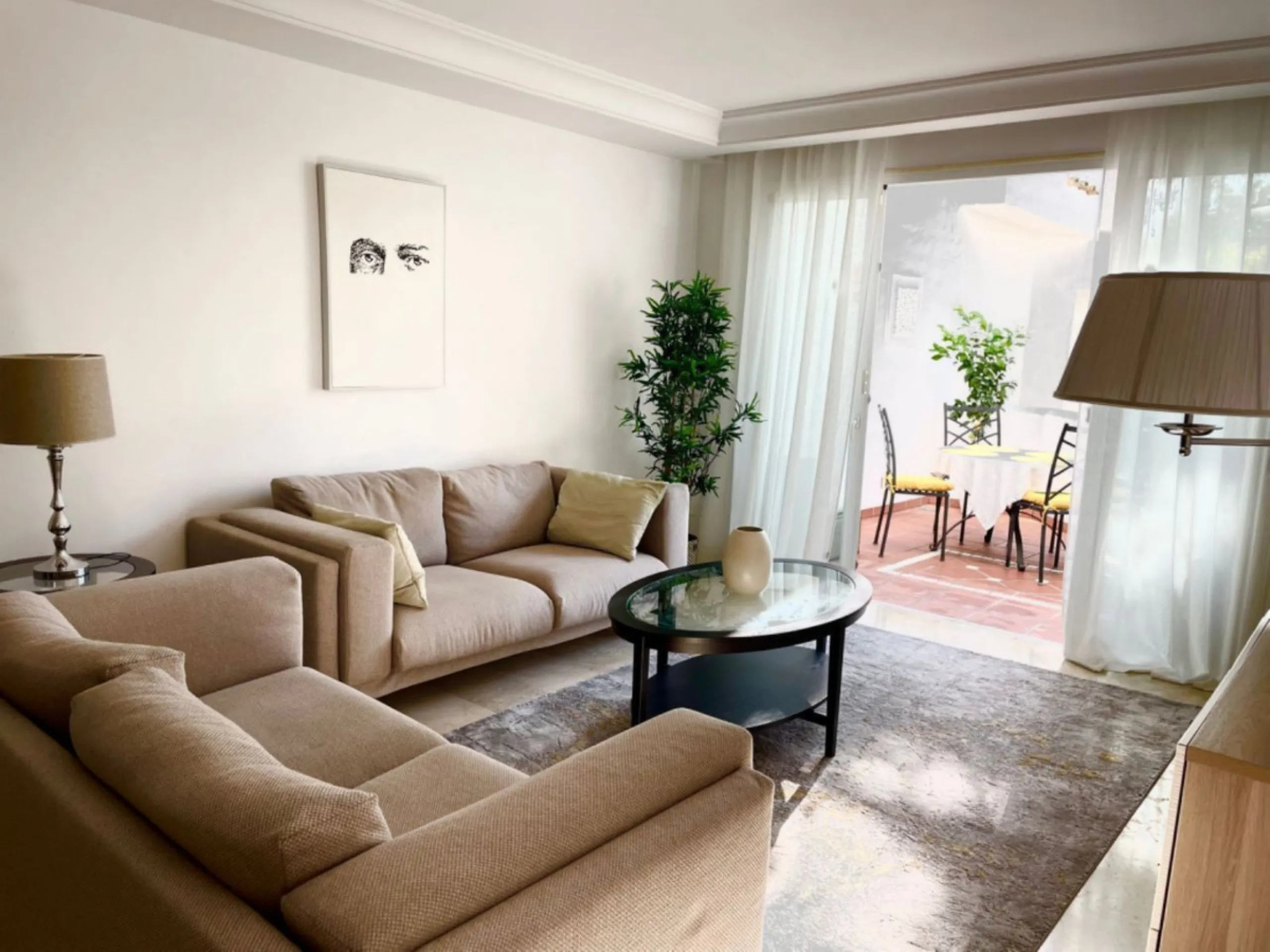 Apartment - Middle Floor Apartment в продаже в Marbella, Málaga. В доме 2 спален и 2 ванных комнат. Площадь дома 179 м²
