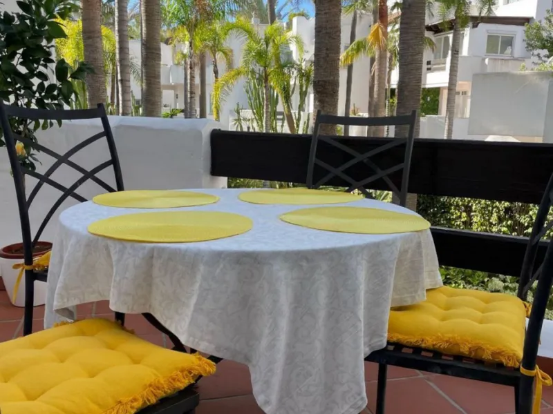 Apartment - Middle Floor Apartment в продаже в Marbella, Málaga. В доме 2 спален и 2 ванных комнат. Площадь дома 179 м²