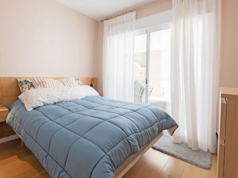 Modern villa with spectacular panoramic views of the Mediterranean, located in one of the most exclusive areas of Benalmádena, next to the Casablanca natural park. In a peaceful setting close to the village, this south-facing, bright property offers spaci