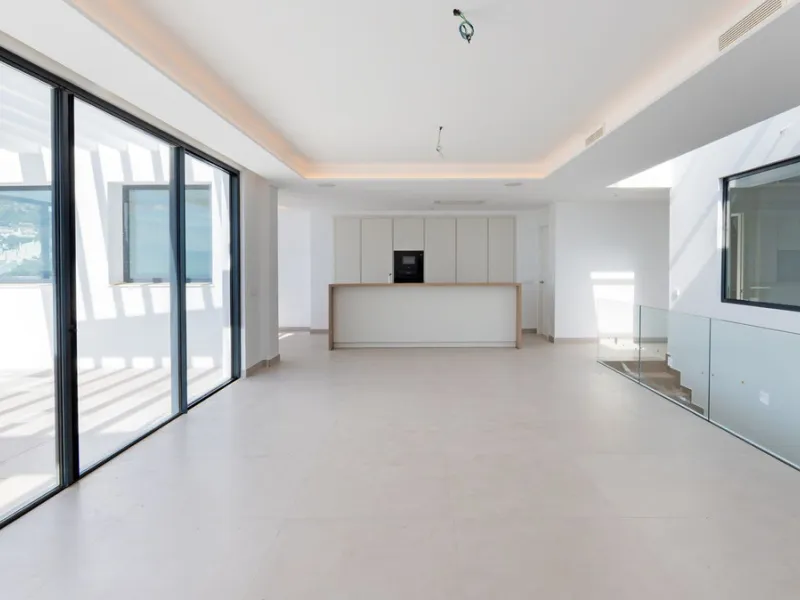 House - Detached Villa в продаже в Benalmadena, Málaga. В доме 4 спален и 5 ванных комнат. Площадь дома 210 м²