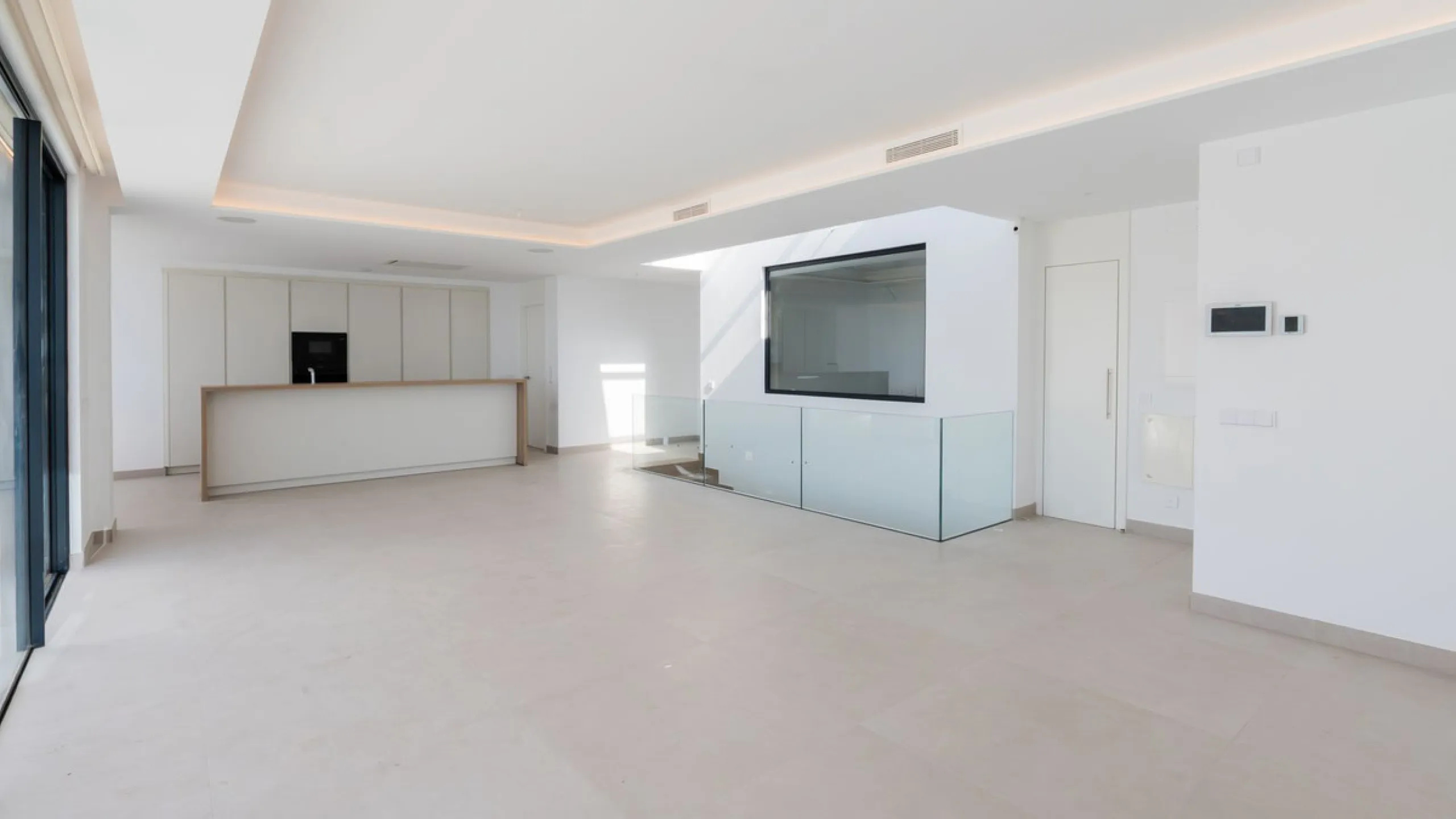 House - Detached Villa в продаже в Benalmadena, Málaga. В доме 4 спален и 5 ванных комнат. Площадь дома 210 м²