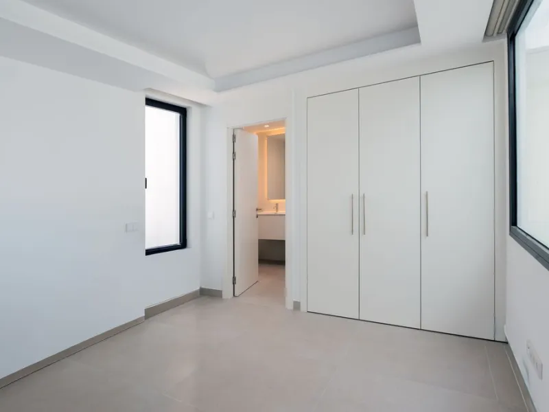 House - Detached Villa в продаже в Benalmadena, Málaga. В доме 4 спален и 5 ванных комнат. Площадь дома 210 м²