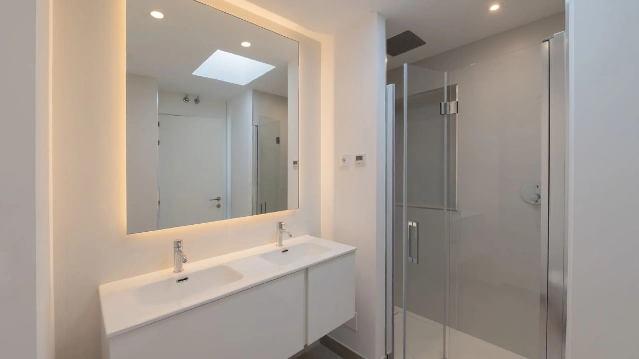 House - Detached Villa в продаже в Benalmadena, Málaga. В доме 4 спален и 5 ванных комнат. Площадь дома 210 м²