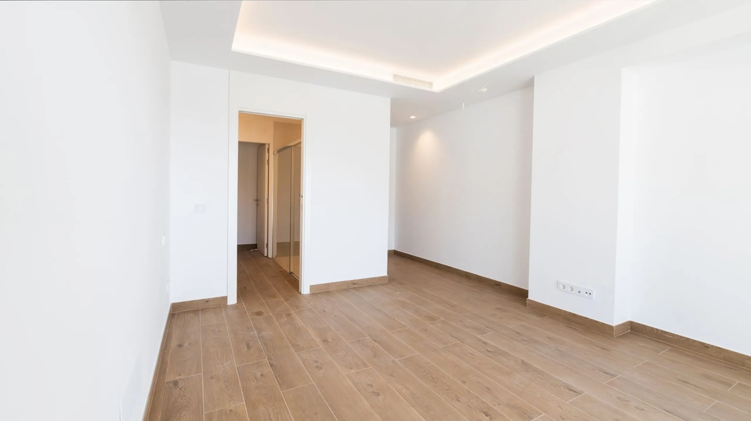 House - Detached Villa в продаже в Benalmadena, Málaga. В доме 4 спален и 5 ванных комнат. Площадь дома 210 м²