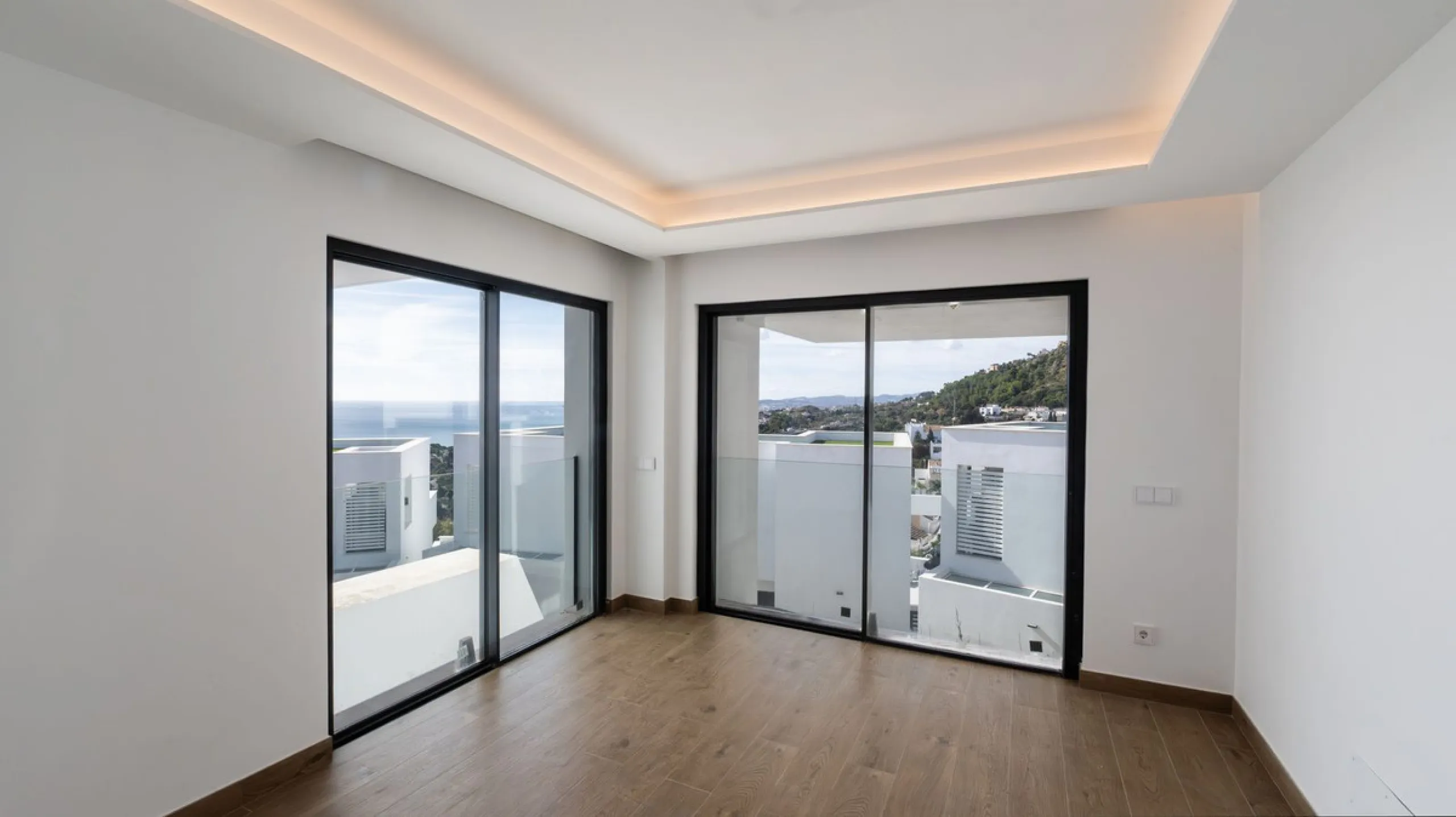 House - Detached Villa в продаже в Benalmadena, Málaga. В доме 4 спален и 5 ванных комнат. Площадь дома 210 м²