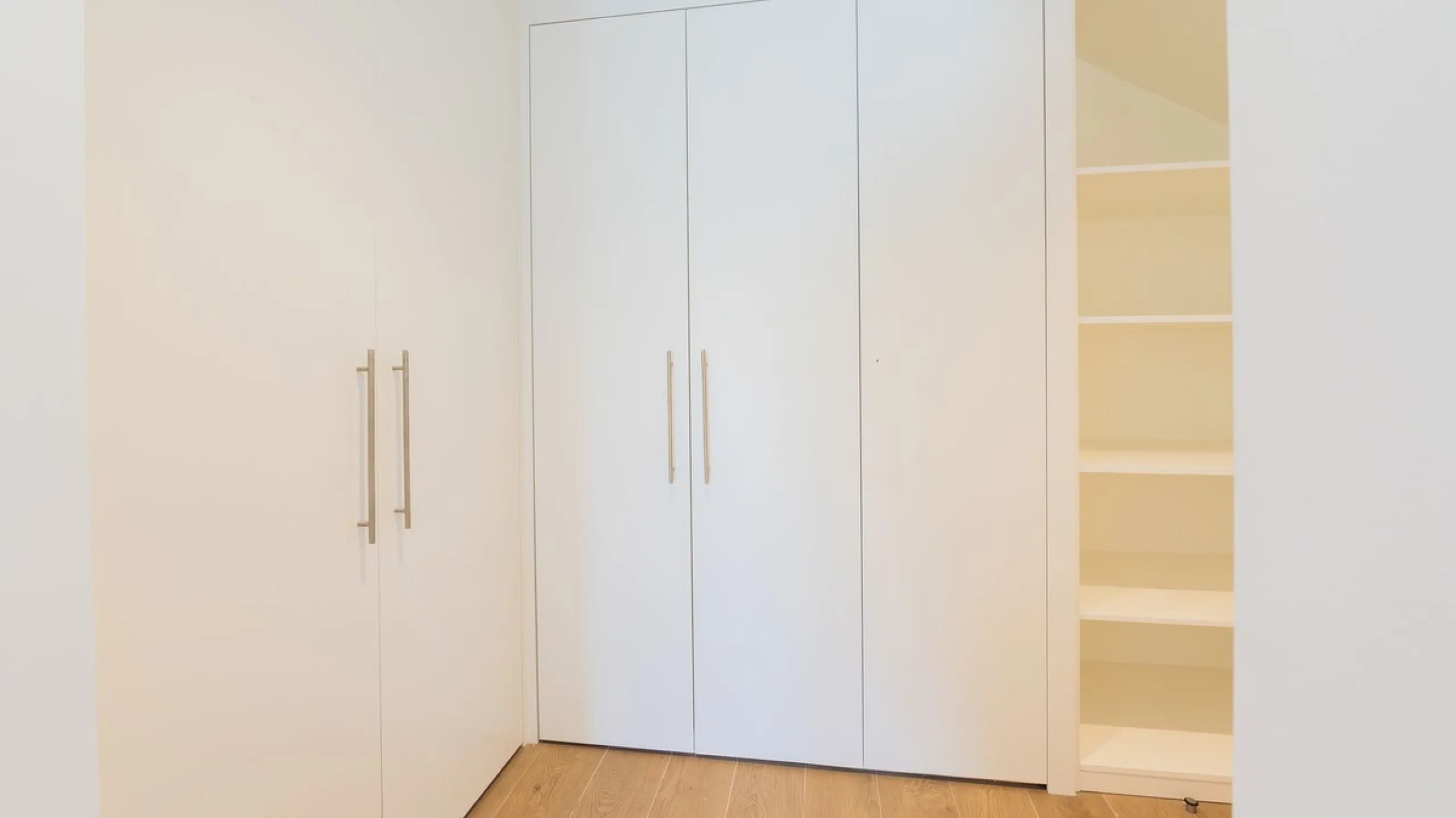 House - Detached Villa в продаже в Benalmadena, Málaga. В доме 4 спален и 5 ванных комнат. Площадь дома 210 м²
