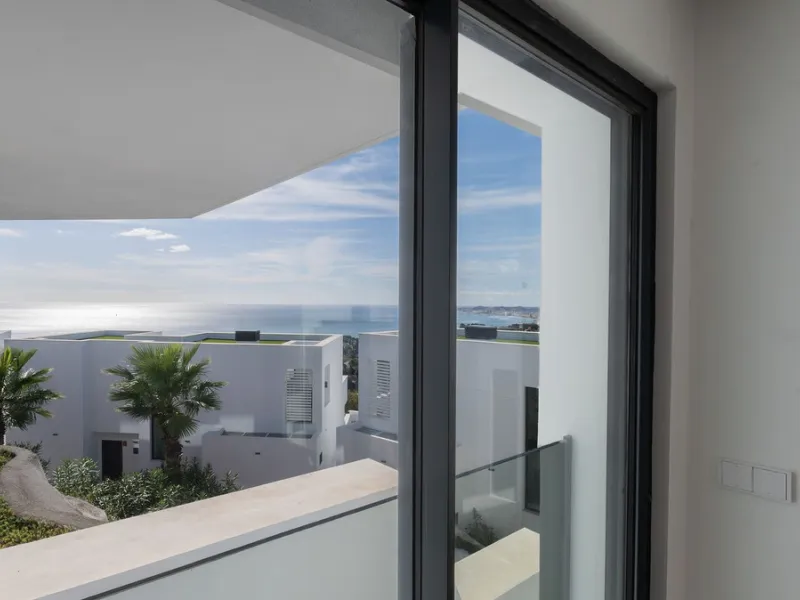 House - Detached Villa в продаже в Benalmadena, Málaga. В доме 4 спален и 5 ванных комнат. Площадь дома 210 м²