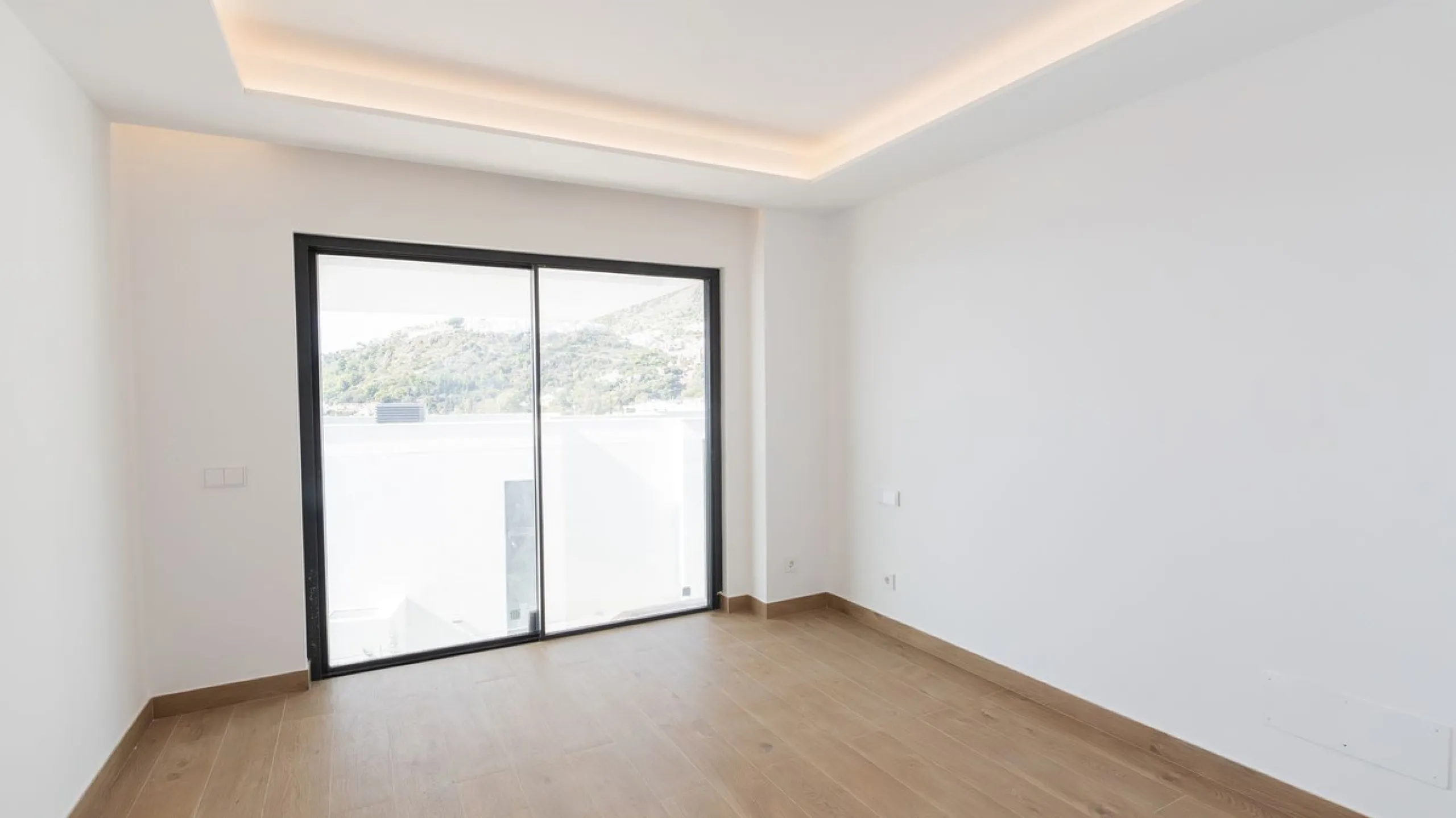 House - Detached Villa в продаже в Benalmadena, Málaga. В доме 4 спален и 5 ванных комнат. Площадь дома 210 м²
