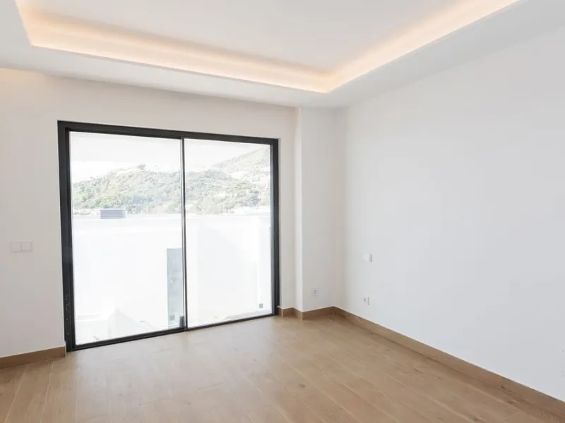House - Detached Villa в продаже в Benalmadena, Málaga. В доме 4 спален и 5 ванных комнат. Площадь дома 210 м²