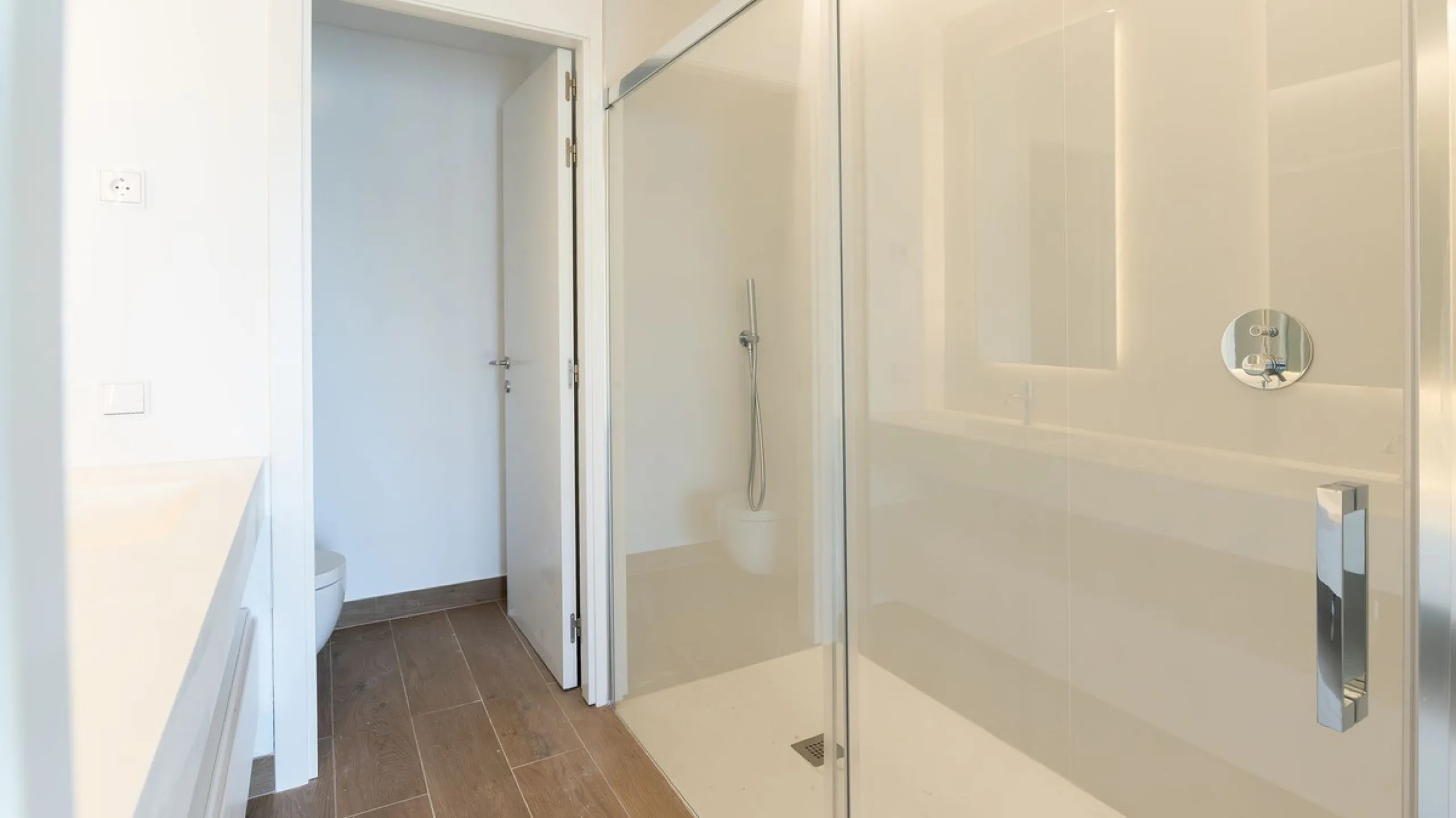 House - Detached Villa в продаже в Benalmadena, Málaga. В доме 4 спален и 5 ванных комнат. Площадь дома 210 м²