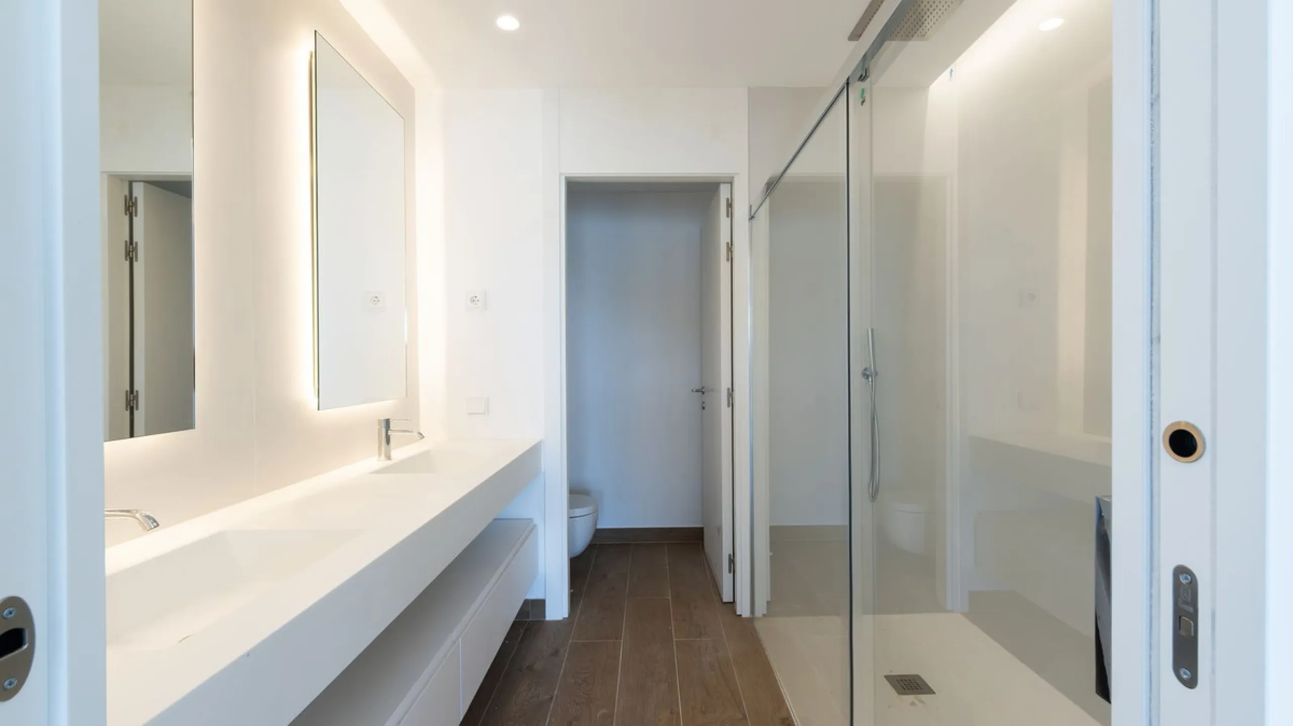 House - Detached Villa в продаже в Benalmadena, Málaga. В доме 4 спален и 5 ванных комнат. Площадь дома 210 м²