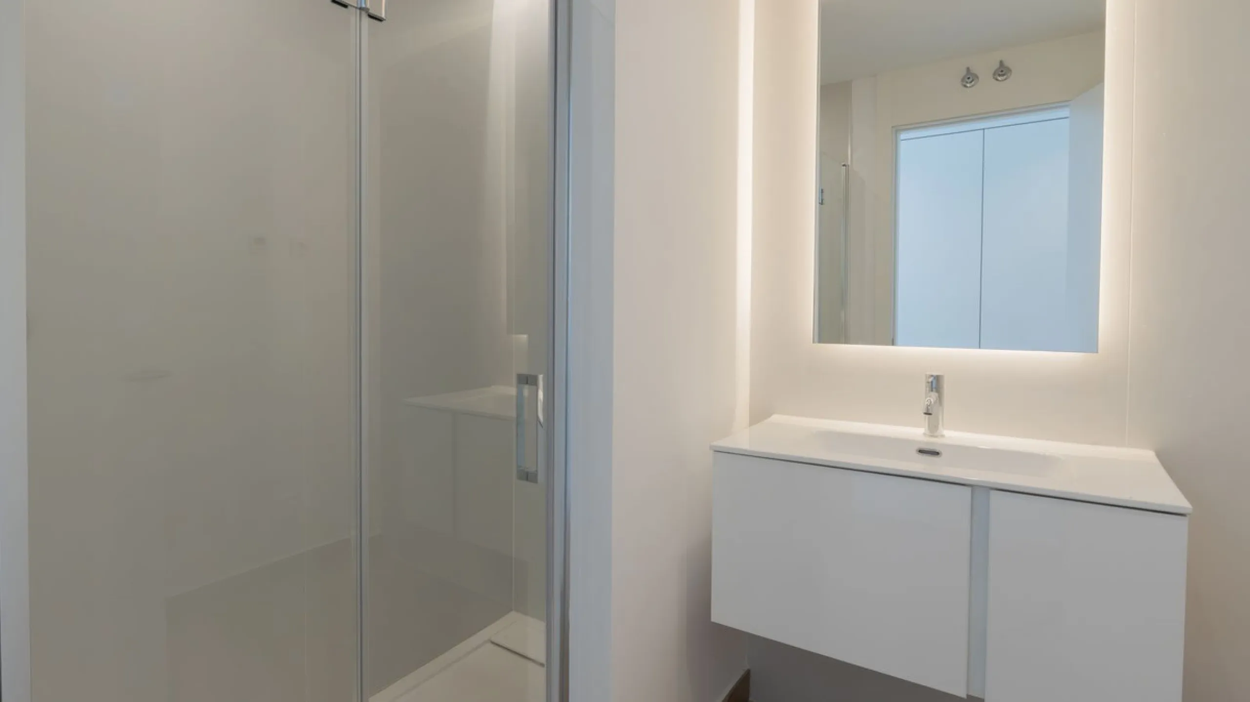 House - Detached Villa в продаже в Benalmadena, Málaga. В доме 4 спален и 5 ванных комнат. Площадь дома 210 м²