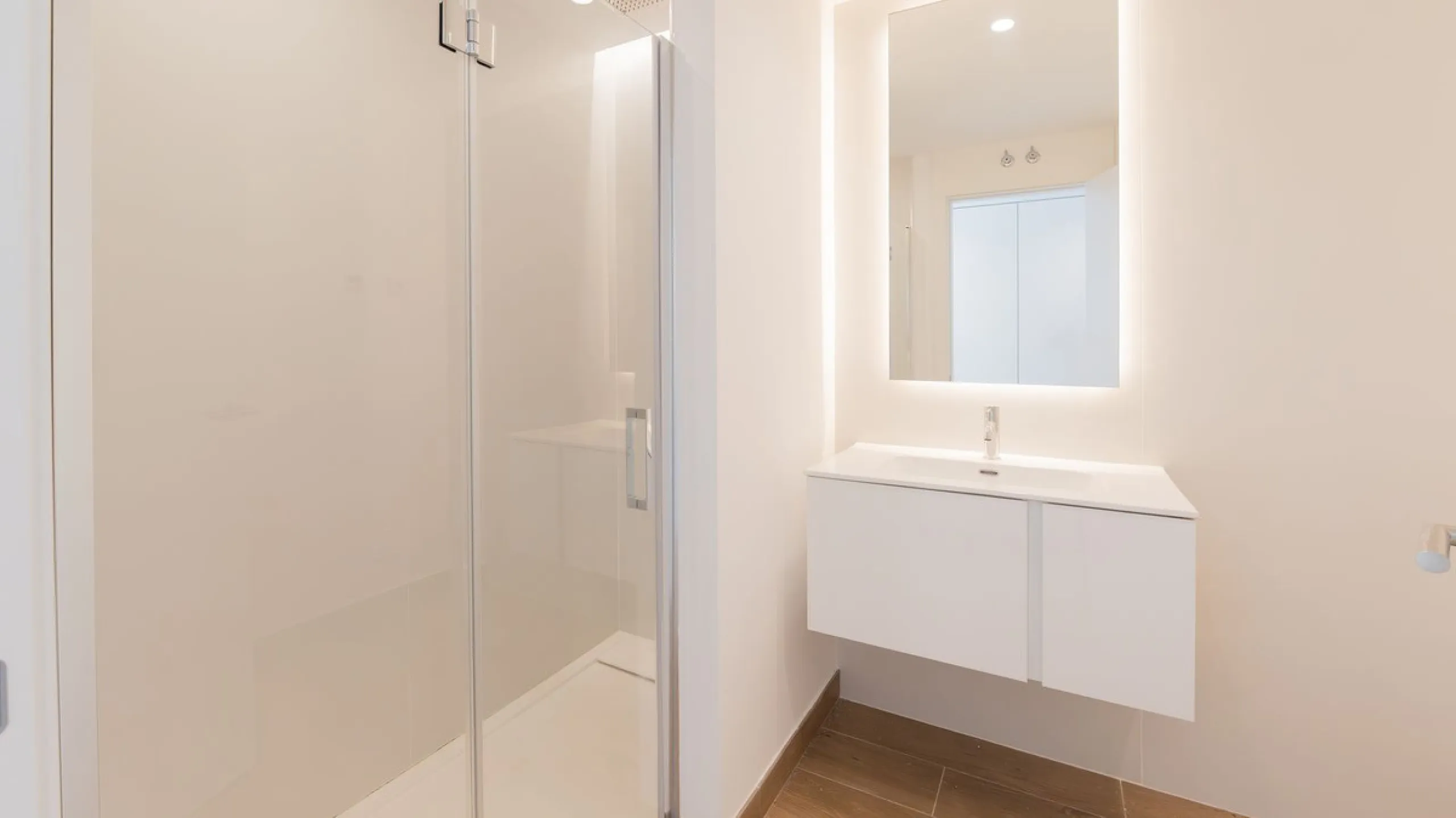 House - Detached Villa в продаже в Benalmadena, Málaga. В доме 4 спален и 5 ванных комнат. Площадь дома 210 м²