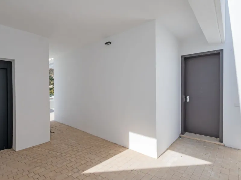 House - Detached Villa в продаже в Benalmadena, Málaga. В доме 4 спален и 5 ванных комнат. Площадь дома 210 м²