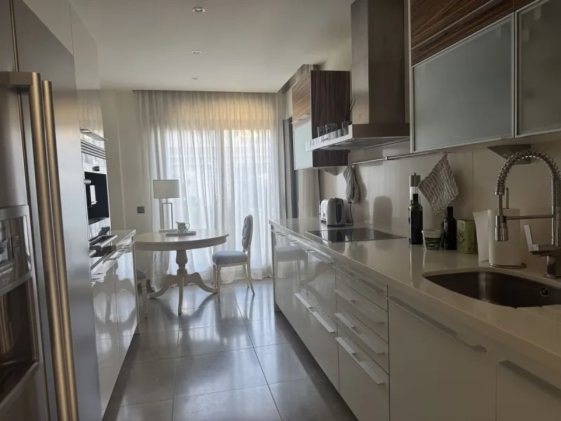 Elegant Ground-Floor Apartment in Doncella Beach, Estepona