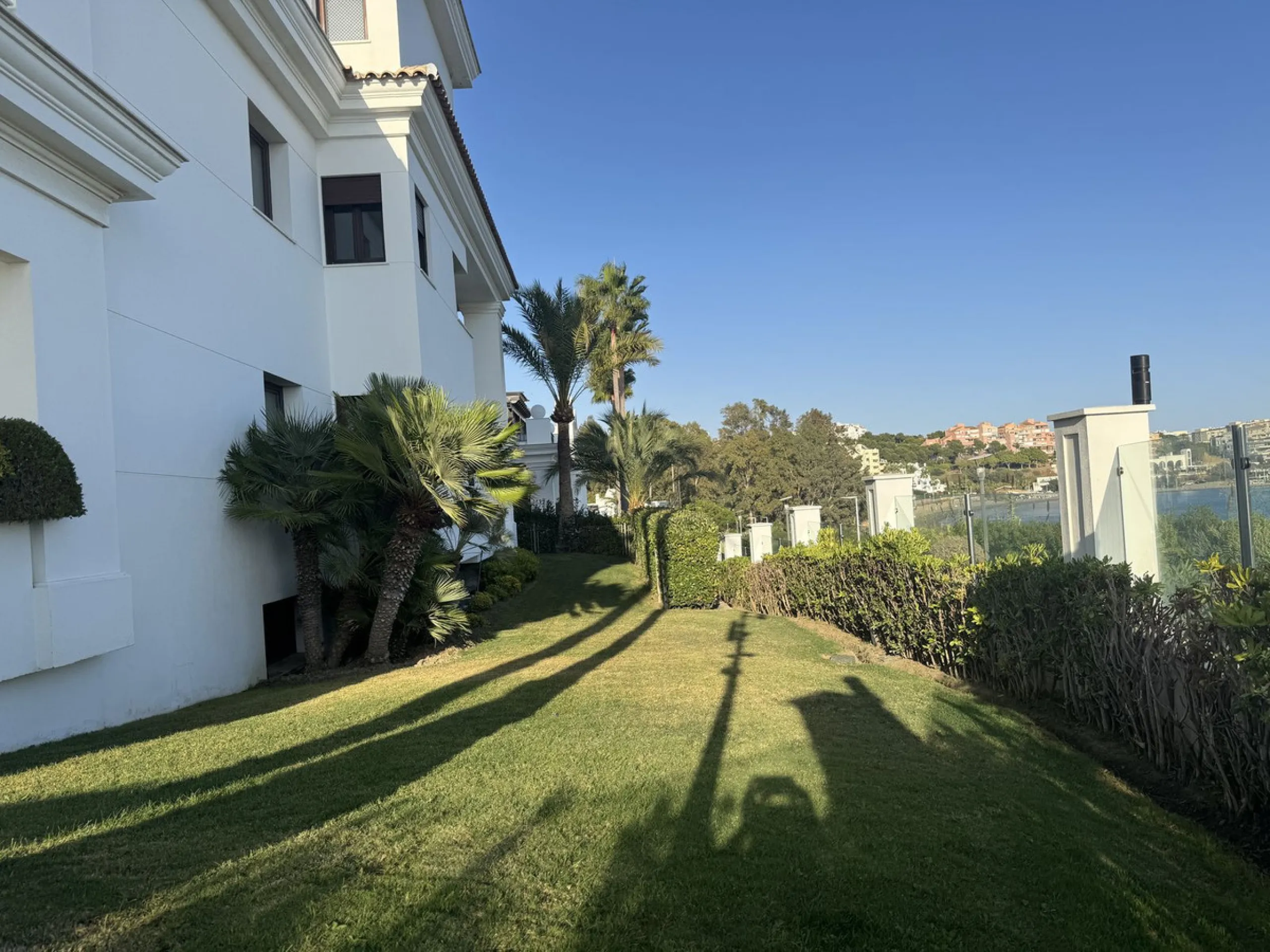 Elegant Ground-Floor Apartment in Doncella Beach, Estepona