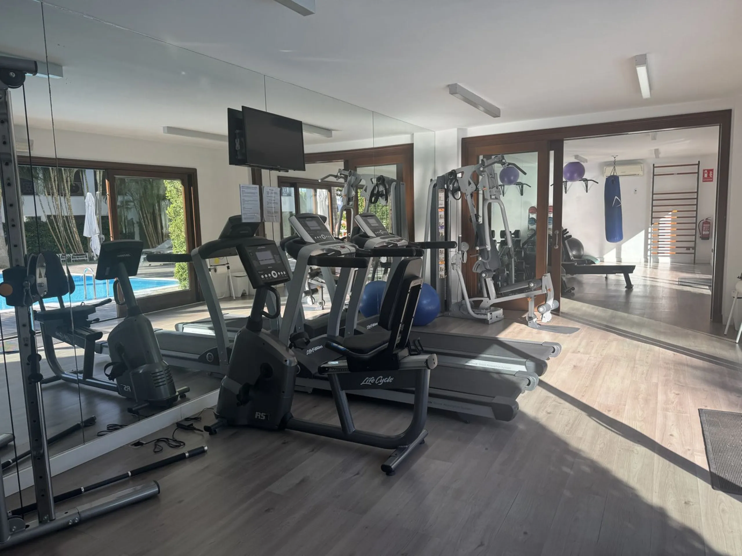 Elegant Ground-Floor Apartment in Doncella Beach, Estepona